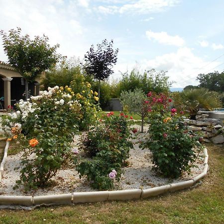 chez lulu Hotel Saint-Saturnin-d'Apt Exterior foto